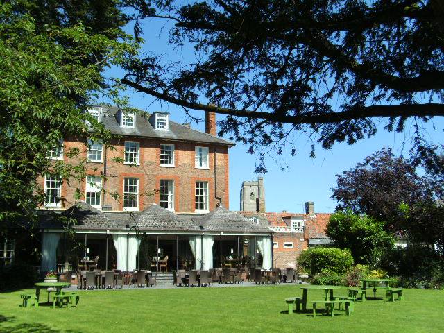 Luxury Hotels Suffolk - The Riverside House Hotel