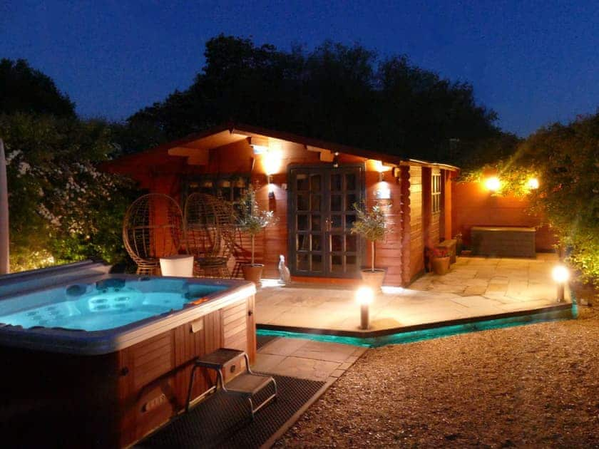 lodges with hot tubs Essex