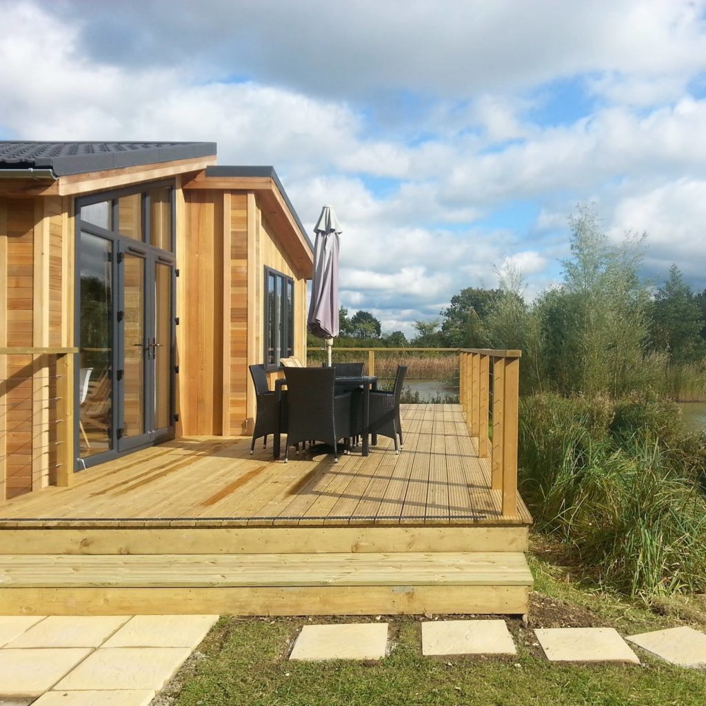 lodges with hot tubs suffolk